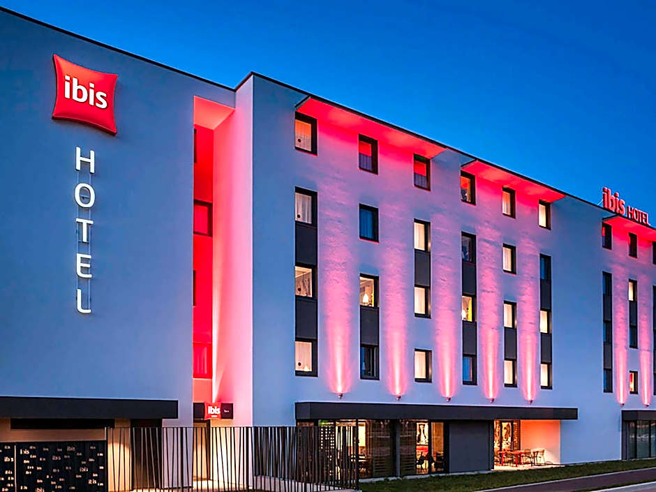 ibis Sens