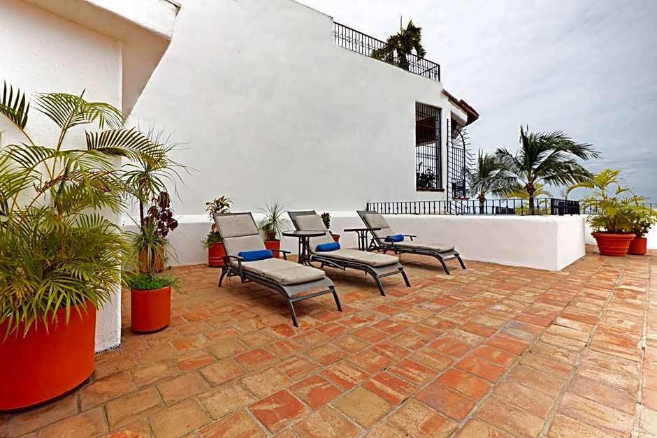 Emperador Vallarta Beachfront Hotel and Suites