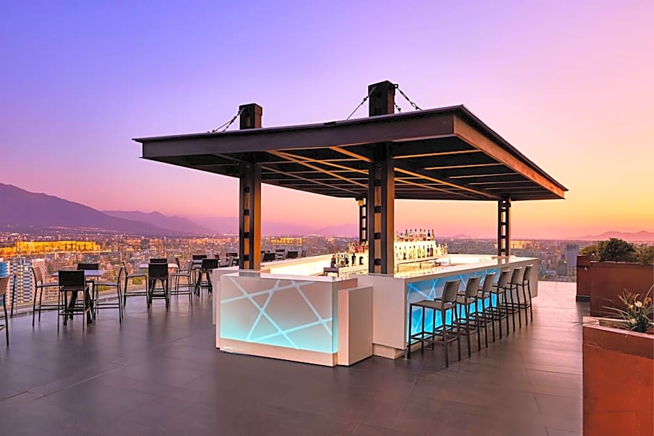 AC Hotel Santiago Cenco Costanera