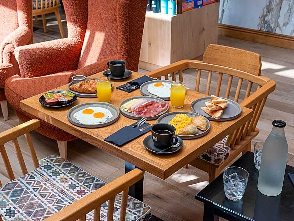 Metropole Urban Hotel