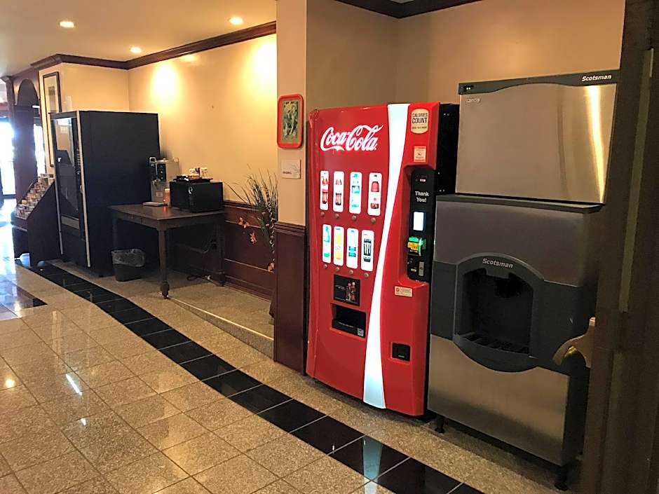Ramada by Wyndham Albert Lea