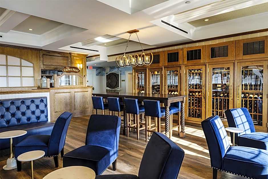 Madison Beach Hotel Curio Collection by Hilton
