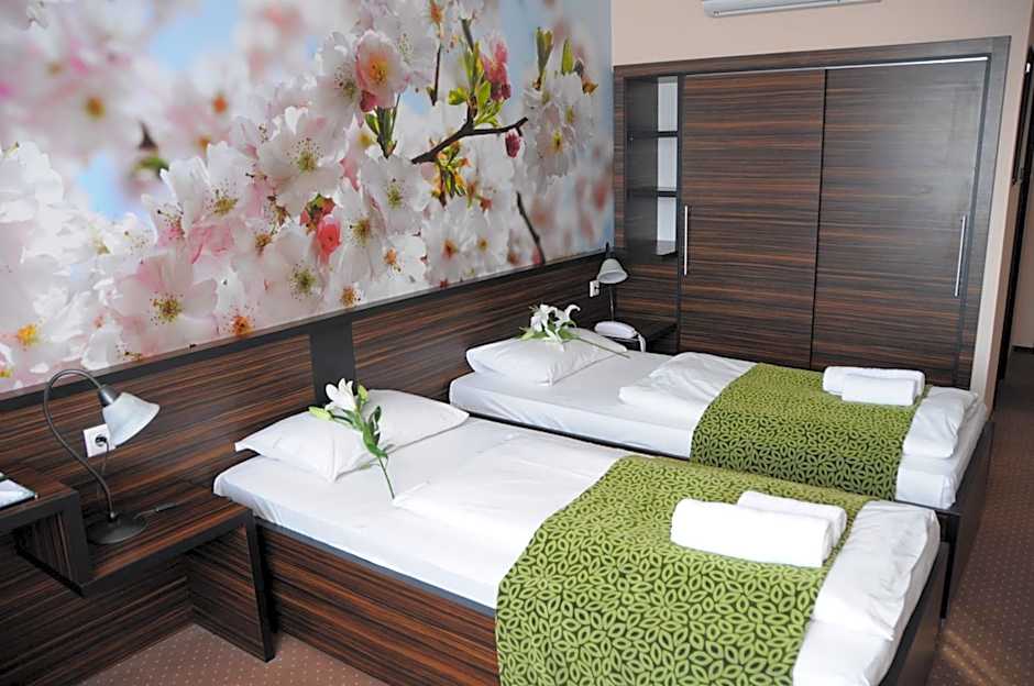 Green Hotel Budapest