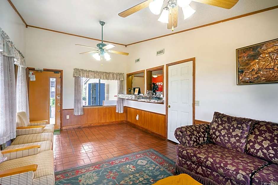 OYO Hotel Daleville AL Hwy 84