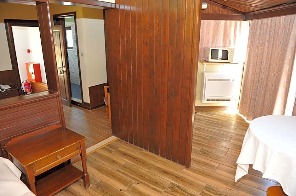 Niki Hotel Apartments