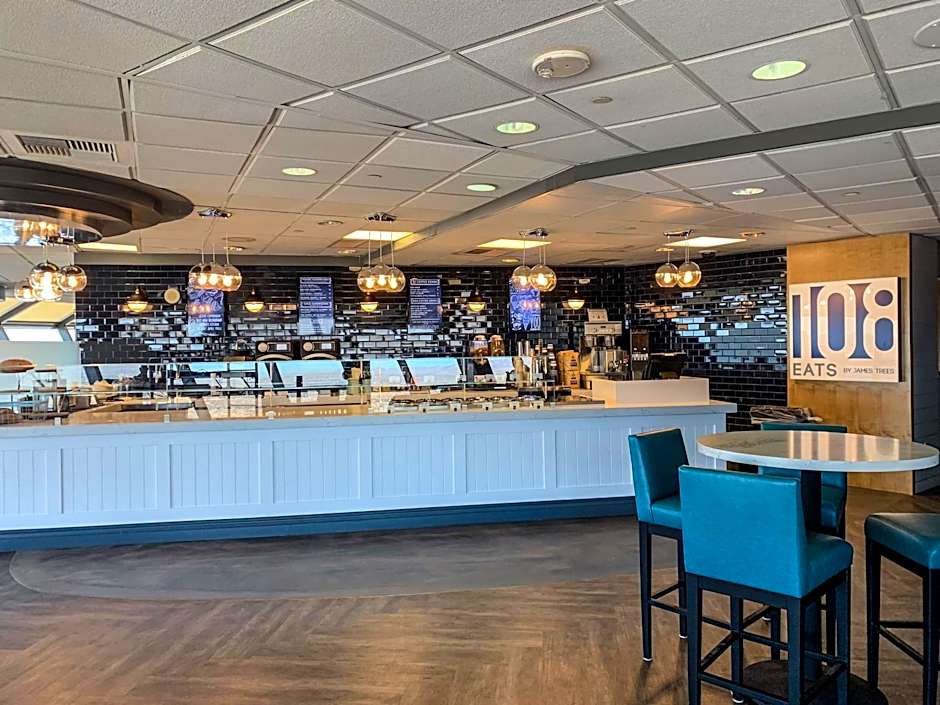 The STRAT Hotel, Casino & Tower