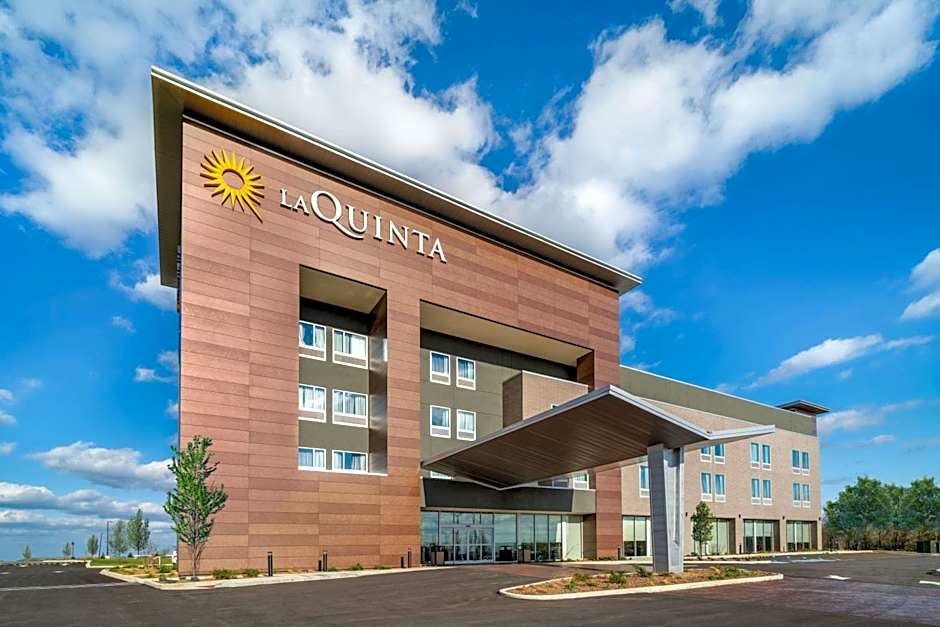 La Quinta Inn & Suites by Wyndham Louisville East
