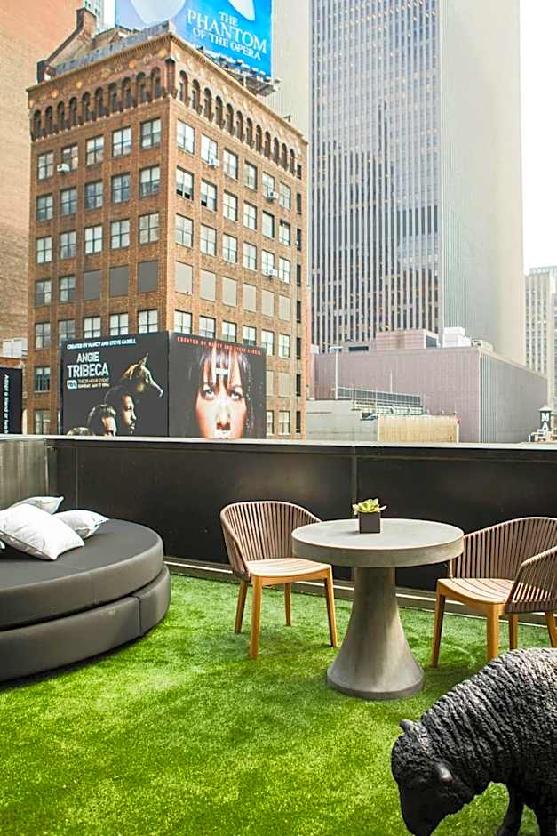 Renaissance by Marriott New York Times Square Hotel