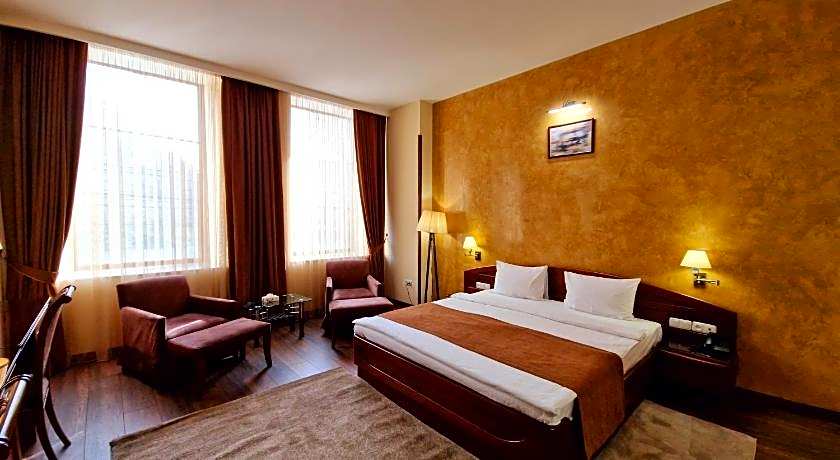 Ararat Hotel