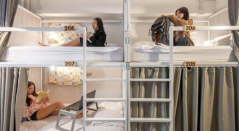 Unplugged at Bangrak Design hostel 