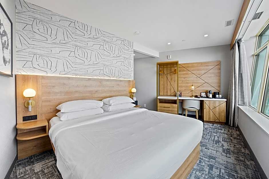 Tower Hotel at Fallsview