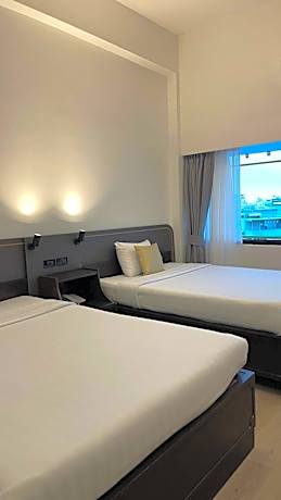 Premier Twin Room with Shower