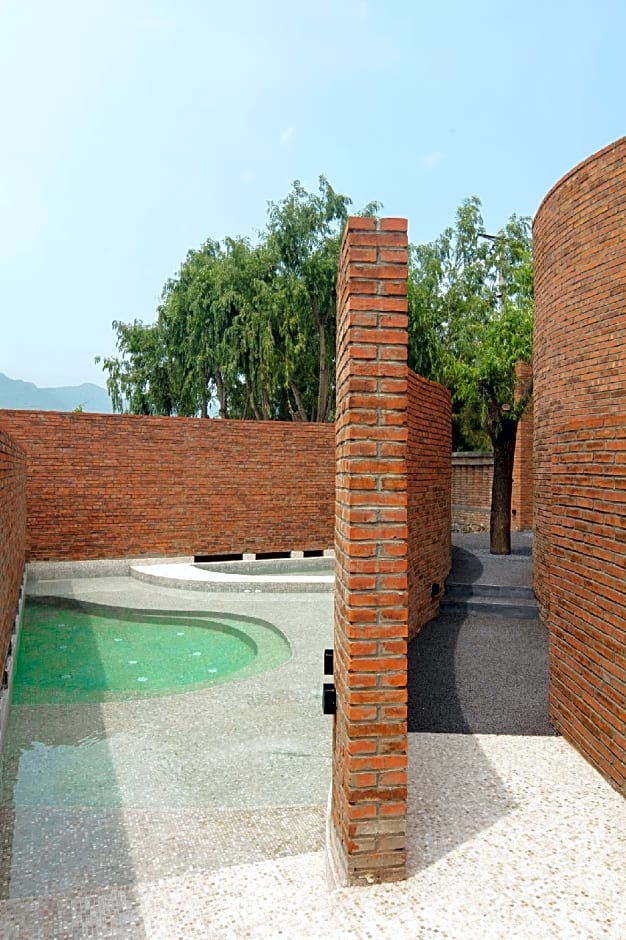 Brickyard Retreat at Mutianyu Great Wall