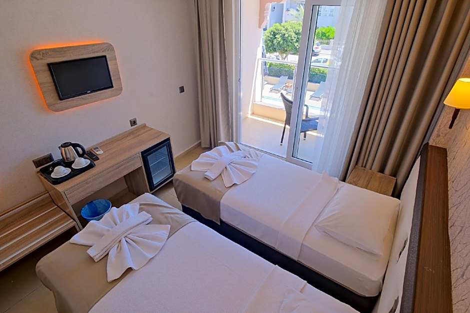MONİ HOTEL