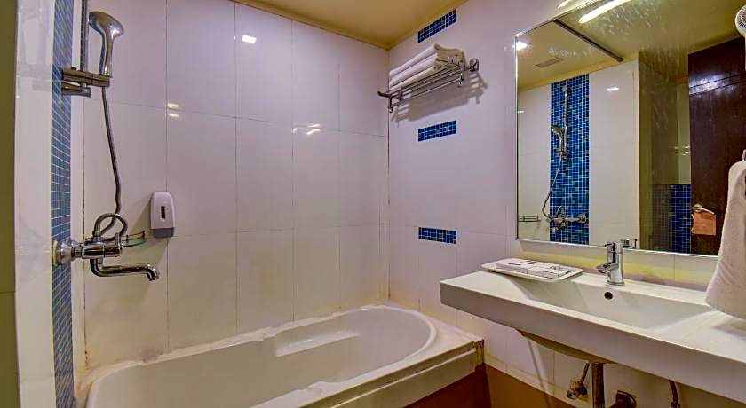 Hotel Lotus Ivy Studios Near Pune Airport