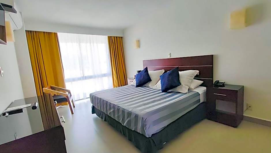 May Palace Hotel 