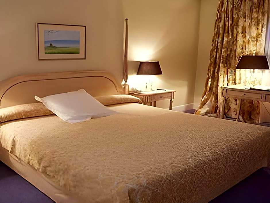 Photo 1 of 7 of Double Room
