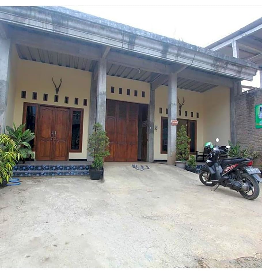 Homestay Sekar Syariah by ZUZU