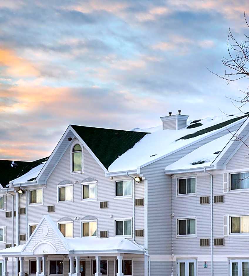 Travelodge Suites by Wyndham Regina - Eastgate Bay