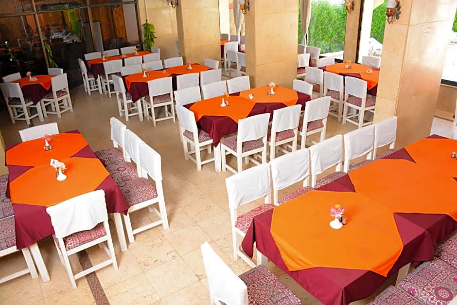 Shady Hotel Luxor