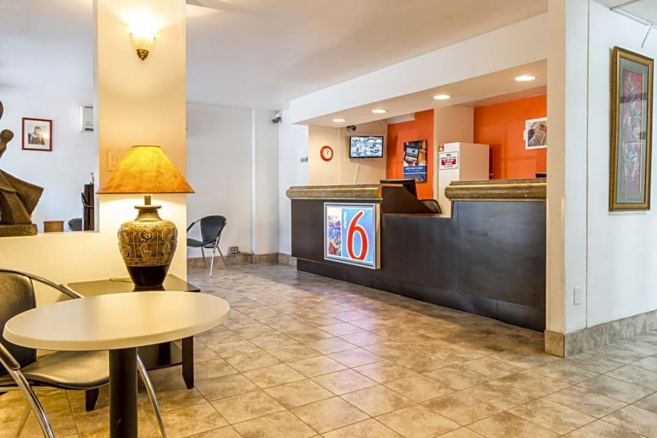 Motel 6 Glendale AZ