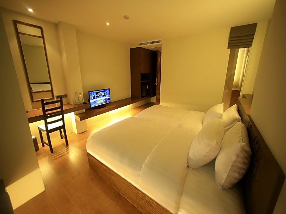 Silom One Hotel
