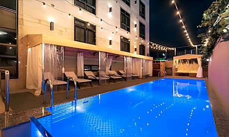 Hotel February Dong Seong Ro