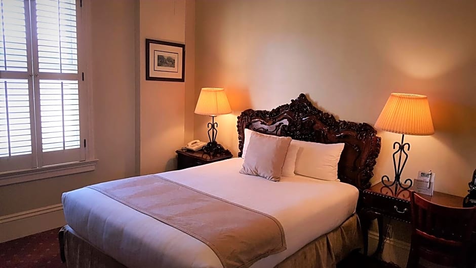 The Monterey Hotel