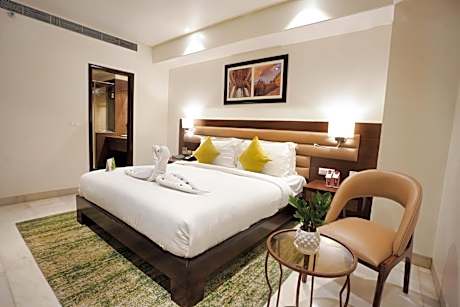 Grand Chanakya Suite - 10% off on SPA, Complimentary Hi-Tea,  Happy Hour 11 AM to 11 PM (1+1)