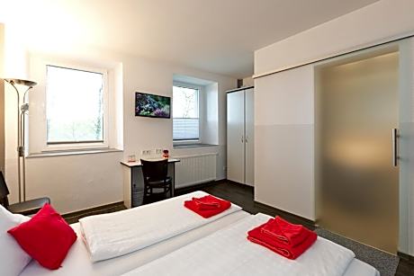 Single Room - Pets Allowed