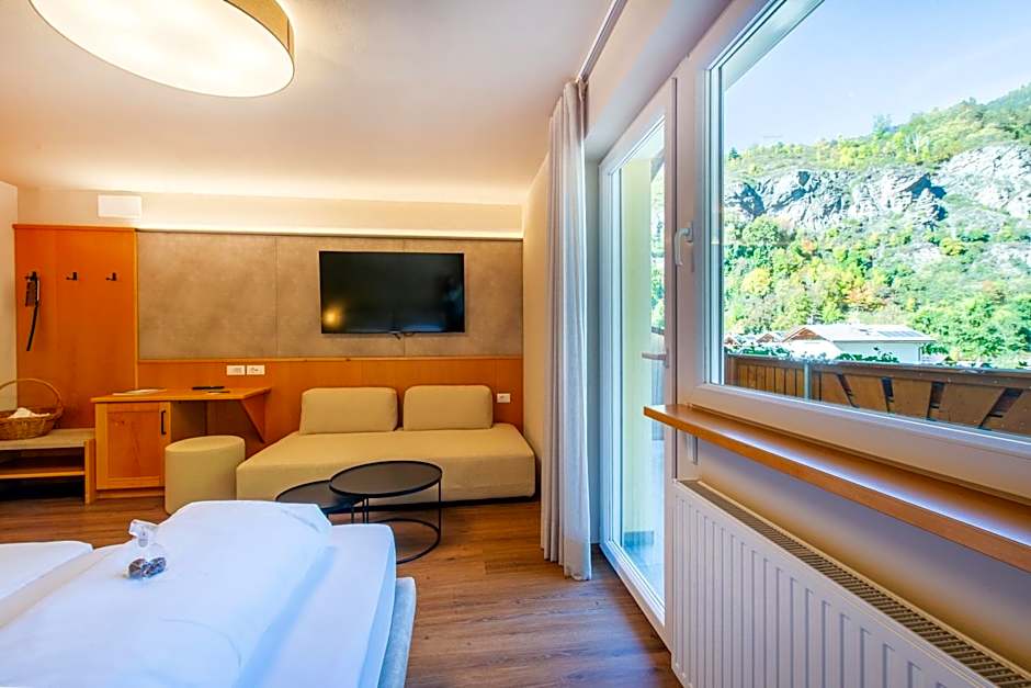Saldur Small Active Hotel