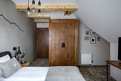 Family Room with Mountain View