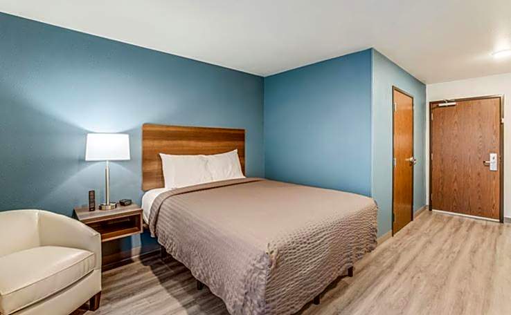 WoodSpring Suites Detroit Farmington Hills
