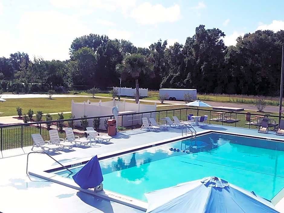 Days Inn by Wyndham Wildwood I-75