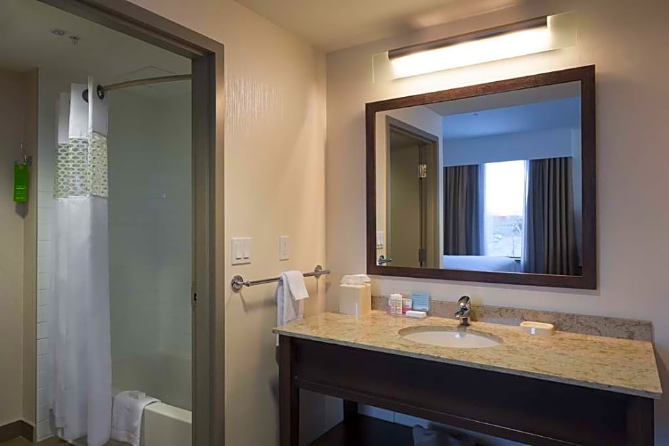 Hampton Inn & Suites by Hilton Airdrie