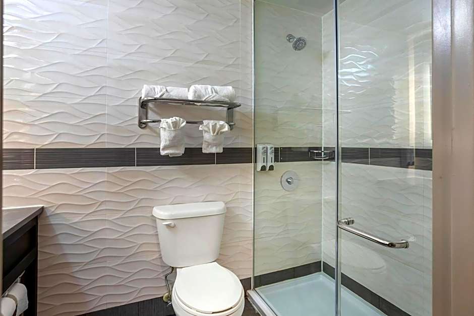 Red Roof PLUS Brooklyn - Flatbush Ave