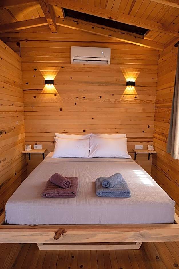 Goat Bungalow and Camping