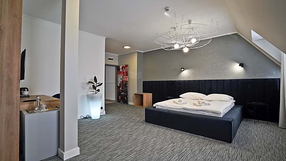 Hotel Made in Napoli by Siervo Międzybórz