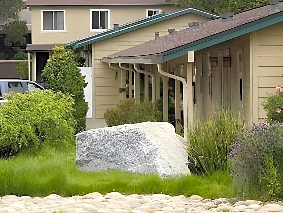 Sea Breeze Inn - Pacific Grove