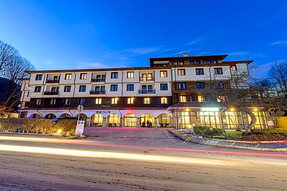 Complex Silver Hills