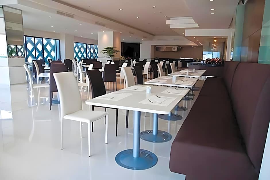 Iyarin@tuk Chang Ratchayothin Hotel