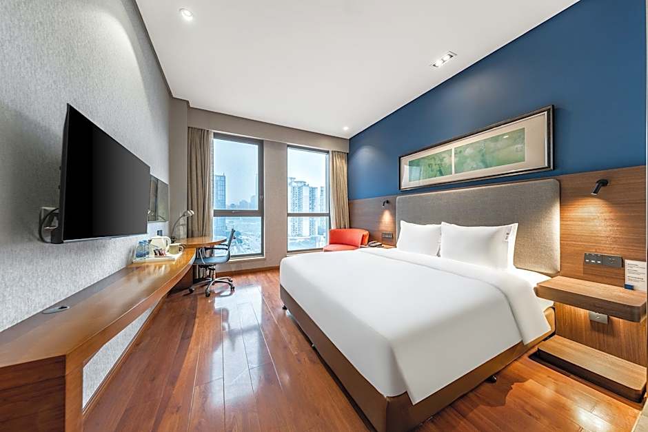 Holiday Inn Express Chongqing Guanyinqiao By IHG