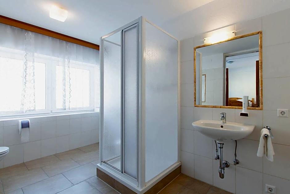 Mountain Hotel & Hostel