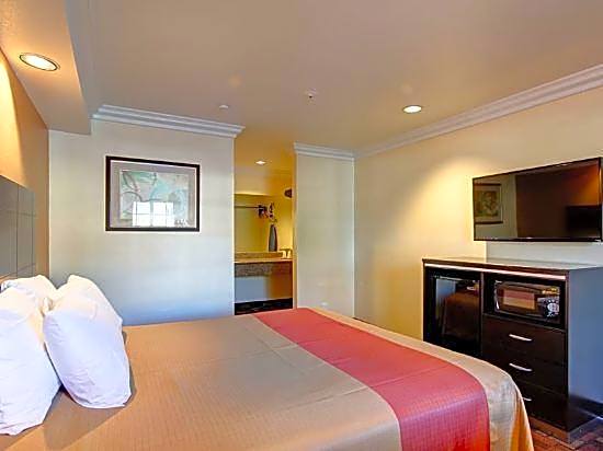 Ontario Inn & Suites