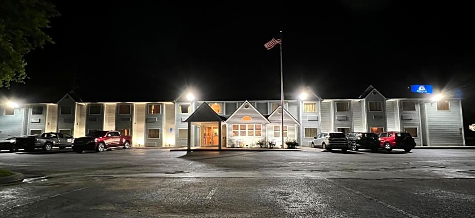 Americas Best Value Inn and Suites Ada