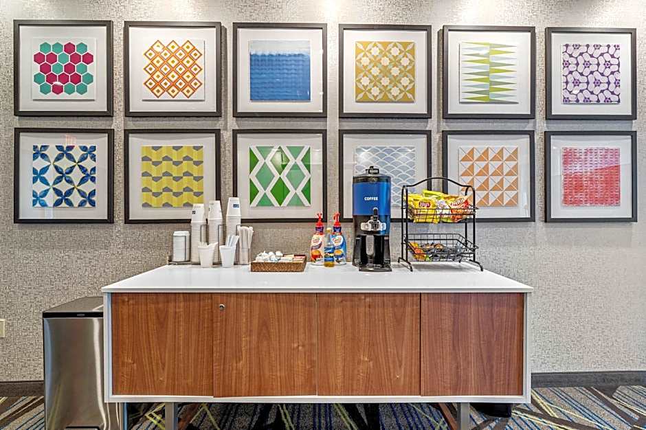 Holiday Inn Express & Suites Lakeland South By IHG