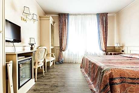 Double Standard Room with Extra Bed