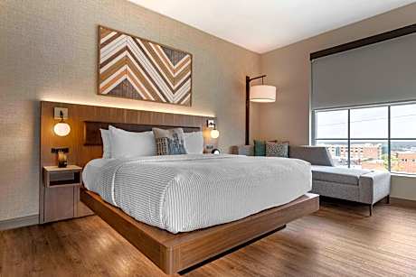 King Suite - Non Smoking