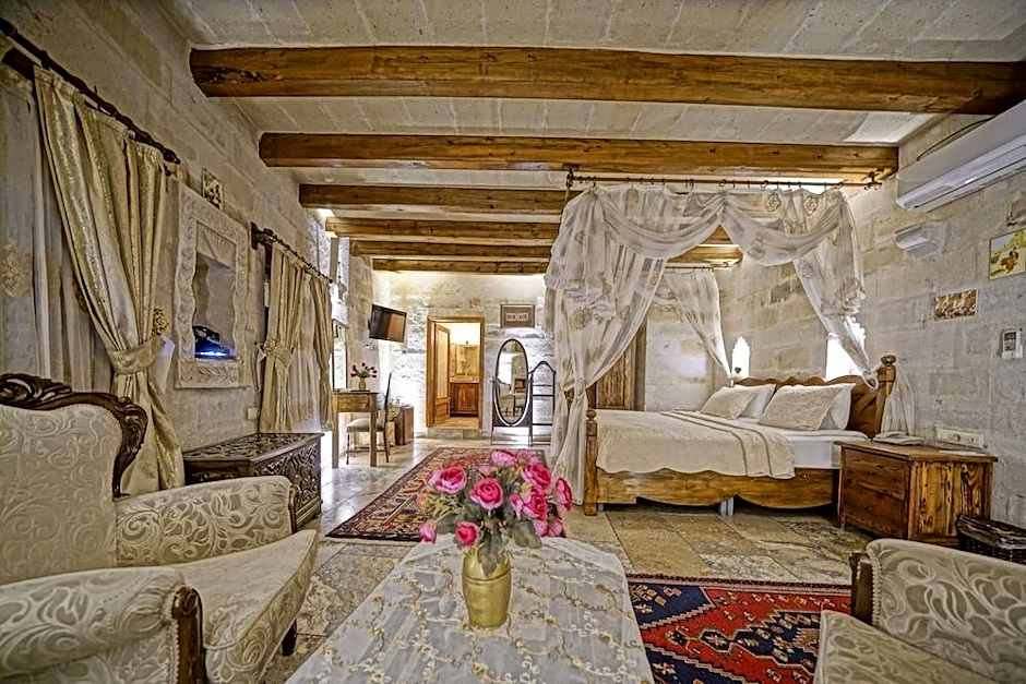 Maccan Cave Hotel