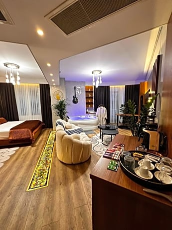 Queen Room with Spa Bath